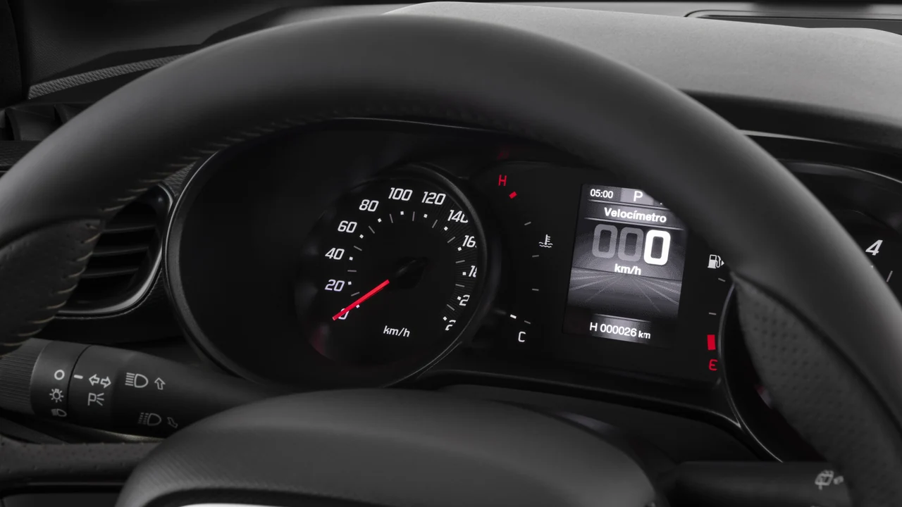 Painel de instrumentos e mostrador de quilometragem do Fiat Argo.